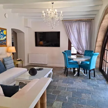 Old Town Pearl Villa *