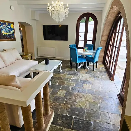 Villa Old Town Pearl *