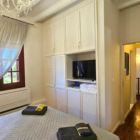 Old Town Pearl Rhodes City