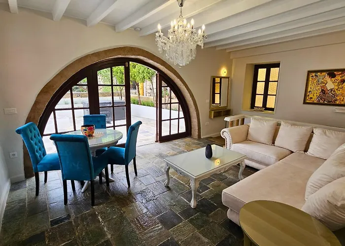 Villa Old Town Pearl