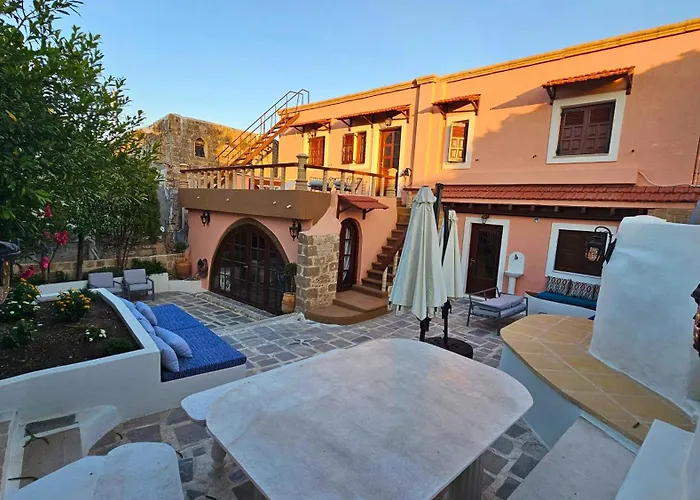 Old Town Pearl Rhodes City